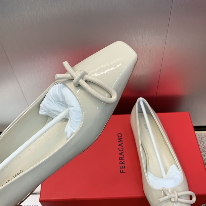 Ferragamo flat shoes